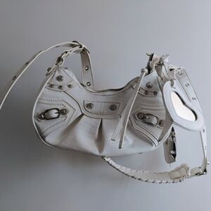 White Leather Shoulder Bag with Heart Mirror Charm